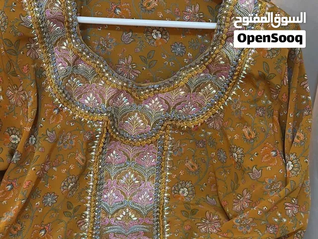 مخورة فخمة مع شيلتها