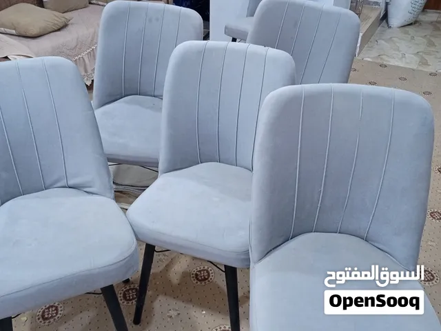 كنتورثلاث طلاقه وميز طعام مع 6كراسي وچربايه نفرونص اصليه حديدثقيل السعر525 وبيه مجال
