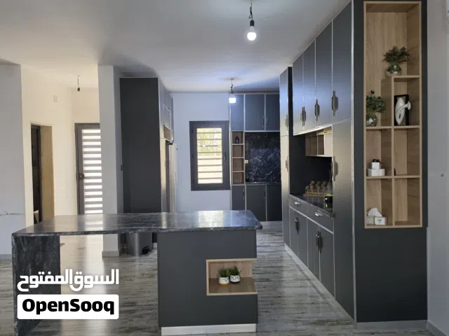 مطبخ كامل للبيع( دواليب، رخام، اجهزة كهربائية)