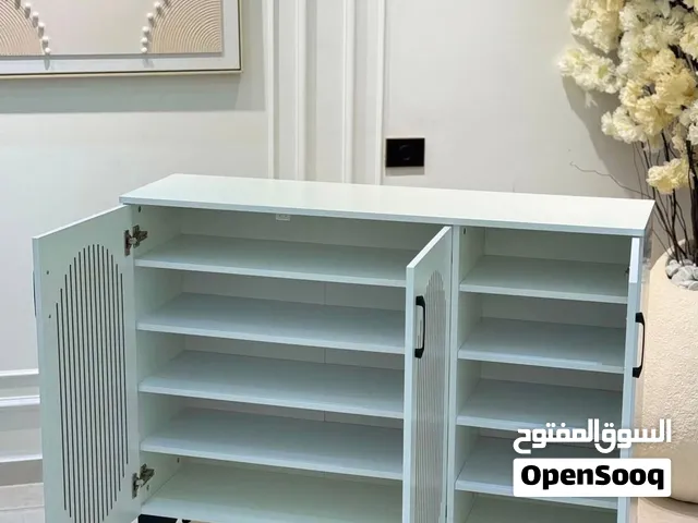 خزانة أحذية عصرية بلون أبيض ناصع+توصيل مجاني لمناطق الضفة
