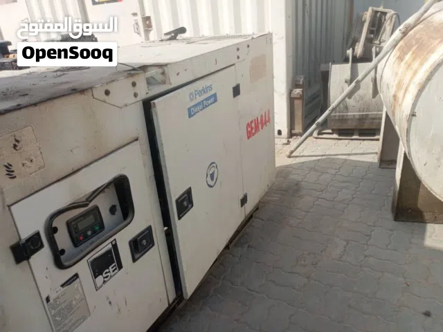متوفر مولدات   بيركنز بريطاني اصلي شهاده وارد استعمال خفيف  30 kVa