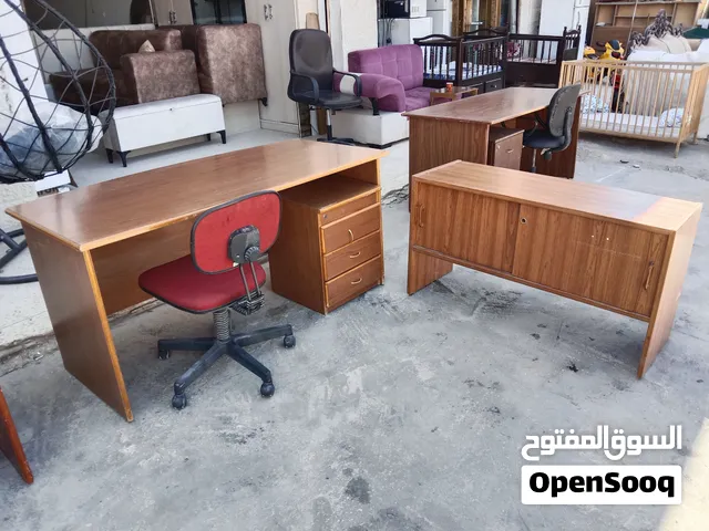 اثاث مكتب وكرسي للبيع