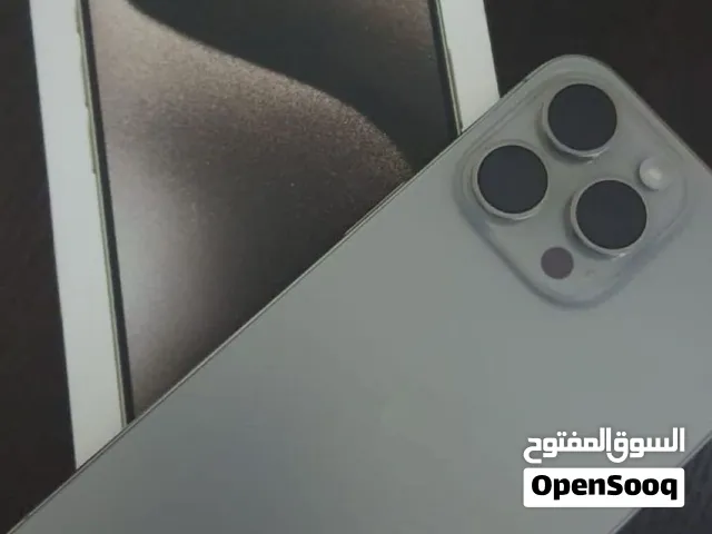 آيفون 15 برو ماكس ( تيتانيوم )مستعمل بذاكرة 256 جيجابايت مع الكرتونة وشاحن بطارية 88%