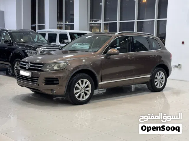 Volkswagen Touareg 2012 (Brown)