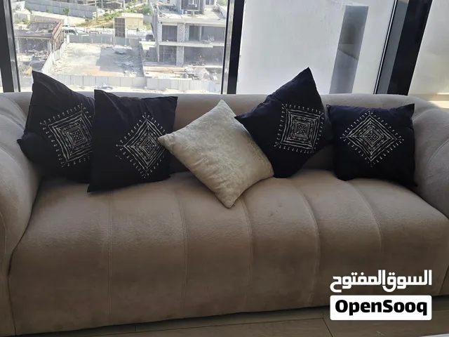 3 مقاعد . من هوم ار اس. استخدام 3 شهور فقط