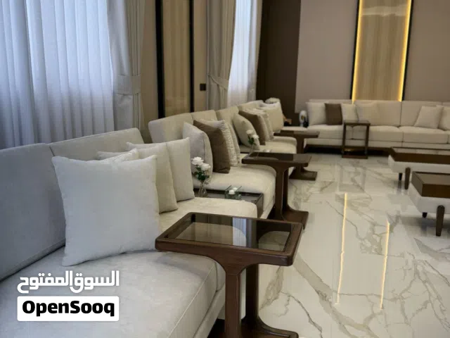 تفصيل الجلسات والكنب والخزن وطاولات وسط طاولات طعام من المصنع مباشره