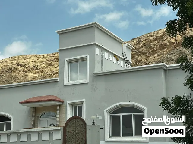 للبيع منزل في الخوض القديمه