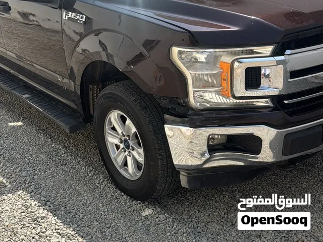 تويوتا كامري 2015 LE خليجية صالون سيدان بحالة ممتازة مع رجول وفنيات حديثة