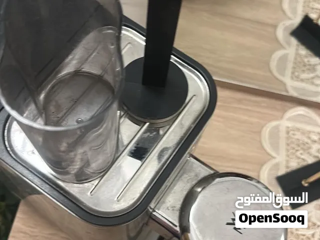 السلام عليكم مكينه قهوة ومطحنه للبيع