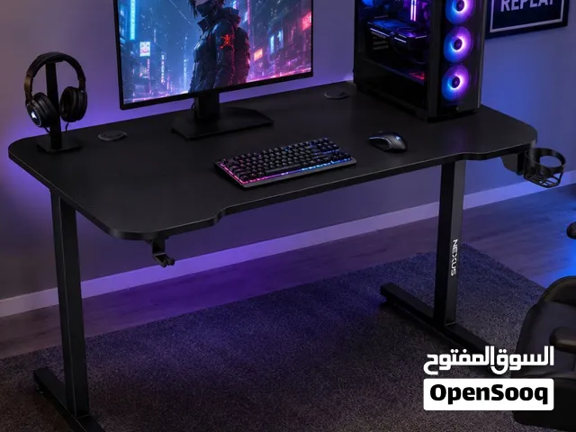 طاولة قيمنق اسود كاربون نظيف بلا خدش او كسر