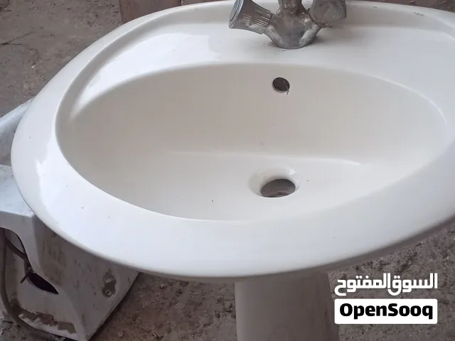 مغسلة مع عامود وبطارية ب10د