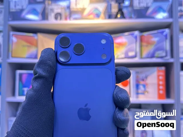 iPhone pro max  256G مشحون 40 مرة فقط مش مفتوح ومش ملعوب فيه ومافي ولا خدشة الجهاز وكالة