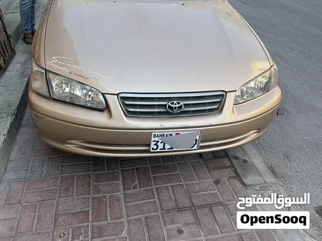 للبيع سيارة تويوتا كامري موديل2000