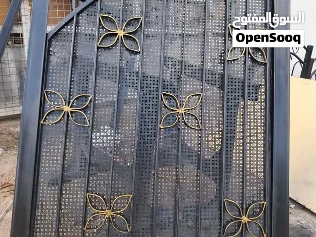 مطلووووووووووب باب سور بيت عرض 1,50او بوابة بيت 4متر اربد وماحوله ملاحظة.من تاجر مابدي