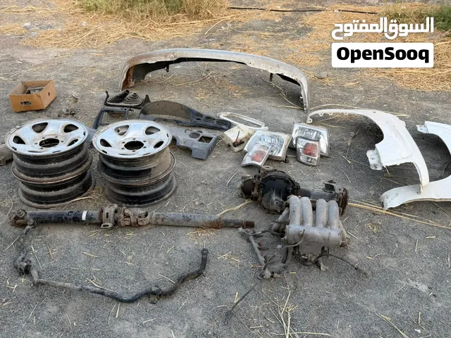 قطع غيار بيكب هايلوكس موديل 2004. فورويل