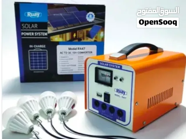 عرض محطة طاقة شمسية محمولة مع 4 لمبات LED - الحل الأمثل للرحلات والطوارئ مع هدية مجانية سماعة تايب س