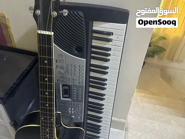 للبيع: جيتار أكوستيك