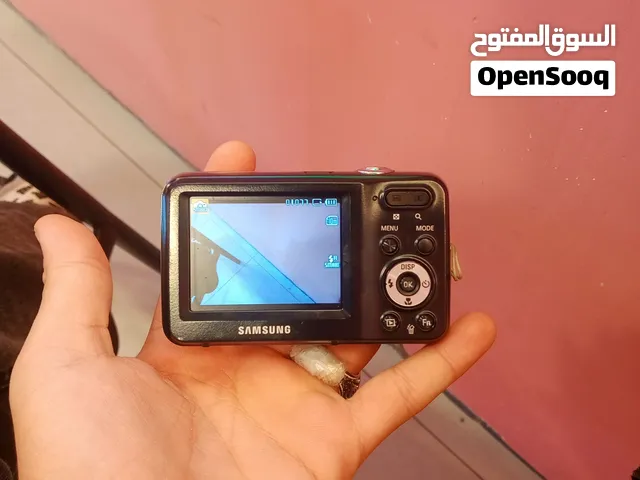 الكاميرا شبه جديده معاها ممري او شحن او تبارك الرحمن البطاريه