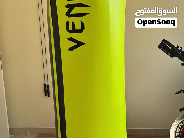 للبيع كيس ملاكمة Venum Hurricane أصلي  For Sale: Original Venum Hurricane Punching Bag