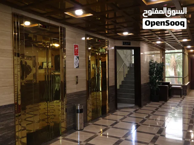 مكاتب فاخرة بمساحات مختلفه للأيجار السنوي
