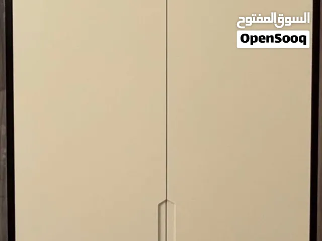 صندوق خزانة عمق 60 عرض 70 ارتفاع 290 خشب تفصيل ودفات دهان جديد مع رفوق