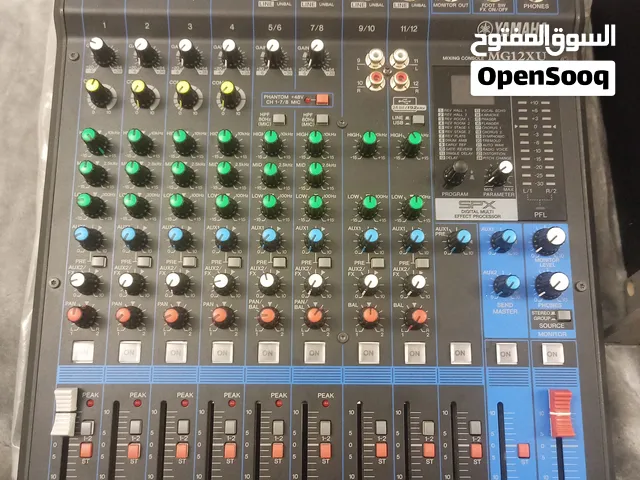 للبيع أغراض دي جي شبه جديده استعمال قليل