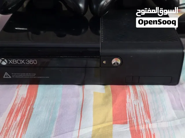 xbox 360 with 2 controllers