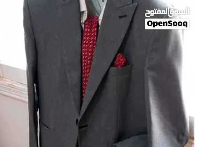 بدلة للبيع - مستعملة خفيف وبحالة جيدة - اكس لارج - لون رصاصى