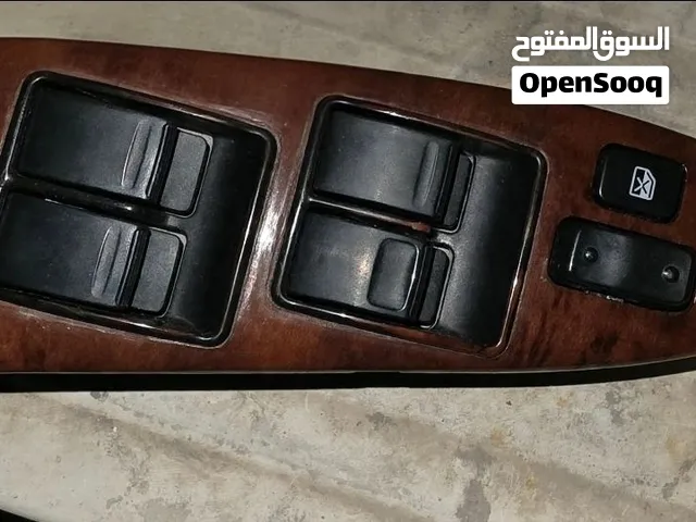 تويوتا كراون ابواب ومدكر وبنيد وتحكم جام موديل 2000 لون صدفي لؤلؤي تويوتا كراون جنون