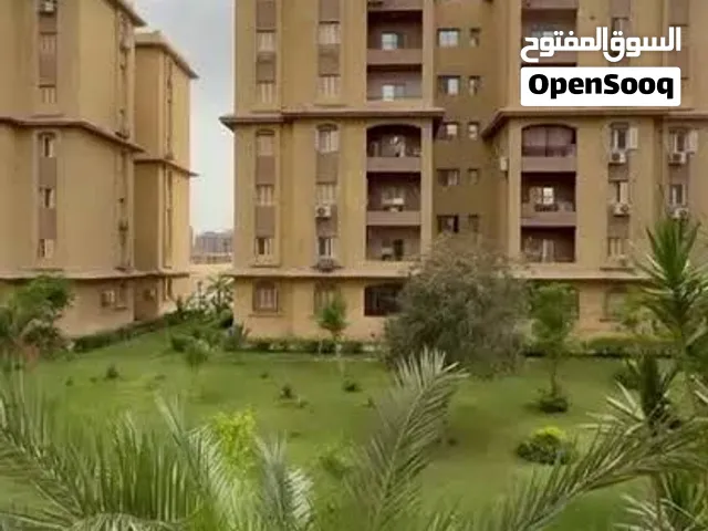 شقه للبيع في اكتوبر امام مول مصر دقايق لمنطقه التوسعات الشرقيه بقسط علي 10سنين