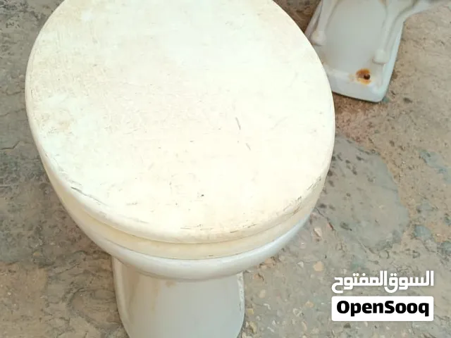عندي زوز مراحيض للبيع شبه جدد الزوز ع 250 وساهل