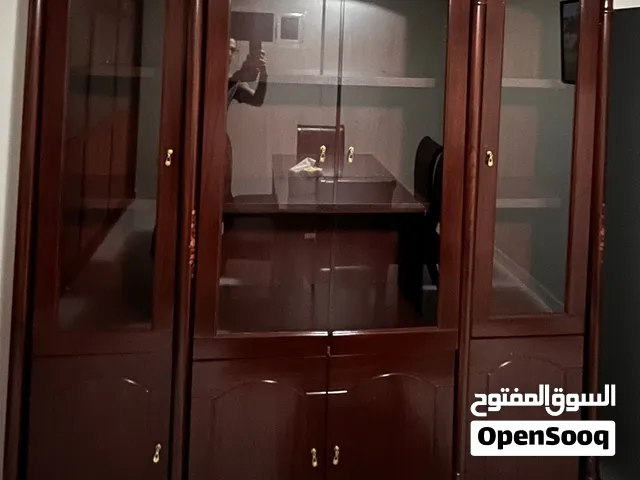 خزانة عرض غرفة سفره
