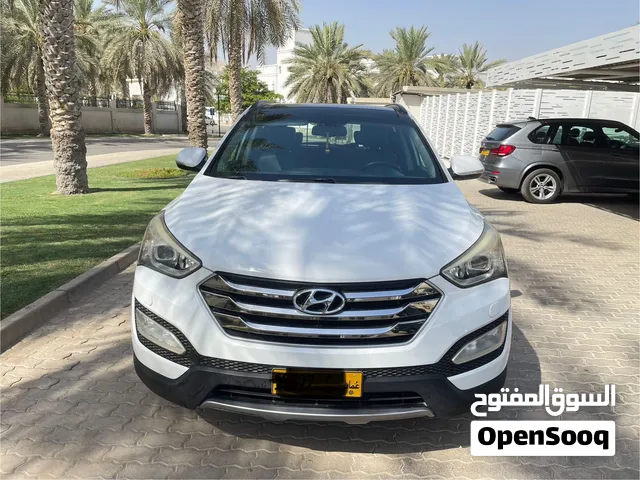 2015 Hyundai Santa Fe Premium SUV GCC Specs White 7 Seats Automatic