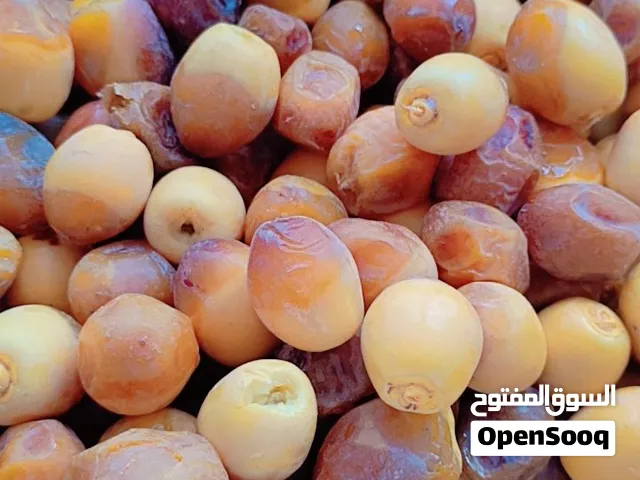 صنف تمر نادر،  من نخلة واحدة فقط يجمع بين شكل البرحي وحجم التبرزل،  كمية محدودة جدا،  فقط لدينا