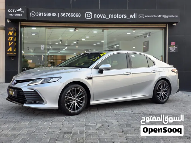 Toyota Camry GLE Hybrid