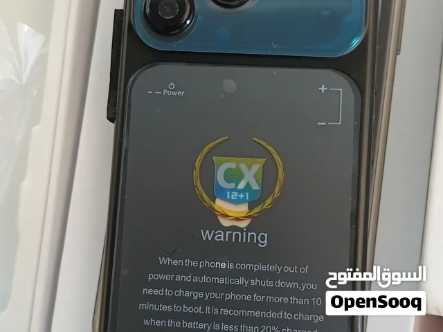 هواتف بحجم صغير وشكل قريب من الايفون