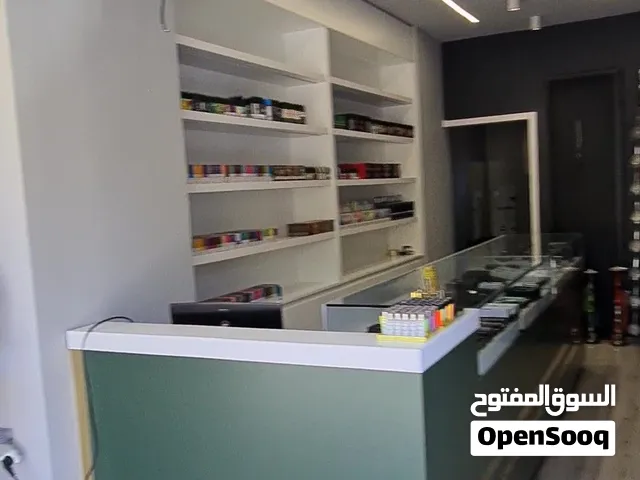 كاونتر مع رفوف اضائة ليد استعمال خفيف