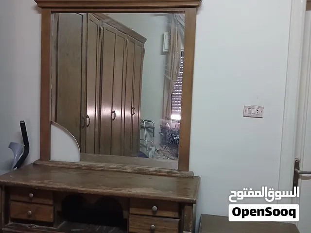 خزانه غرفه نوم تفصيل  كبيره 6 أبواب مع تسريحه متطابقة بحاله جيده جدا_ الحبيهه