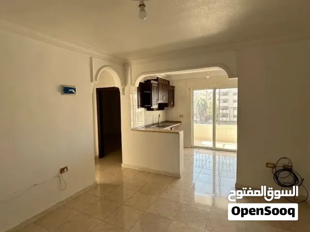 شقة للإيجار للطلاب فقط، قرب MK القديم بجانب من مجمع عمان الجديد المنطقه مخدومه بشكل كامل