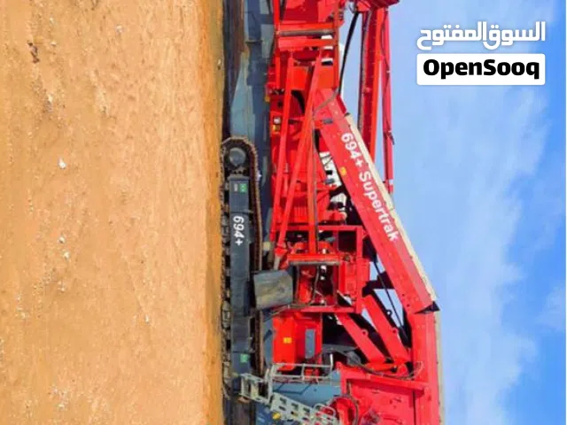 Mobile Screen Terex 694 غربال رمل وحصى متحرك بجنزير   صبغ وكالة اربع  طبقات كبير ماشي 3!الاف ساعه