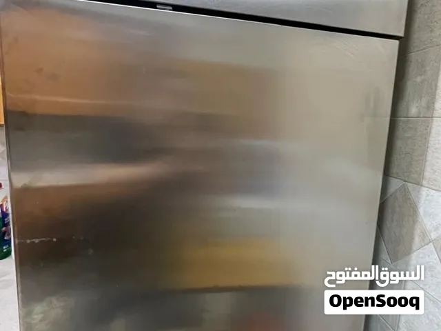 ثلاجه كبيره بحاله ممتازه للبيع المستعجل
