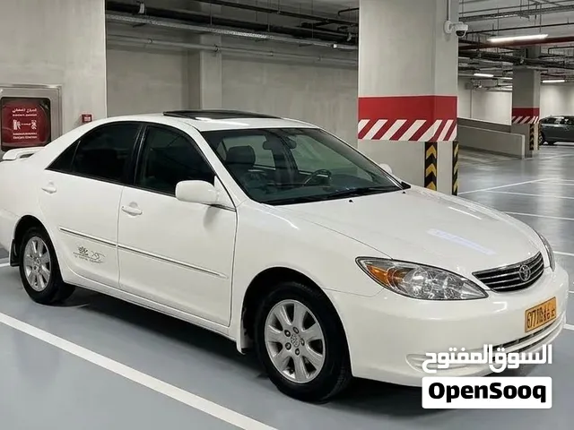 تويوتا كامري v6 رقم 1 فتحة