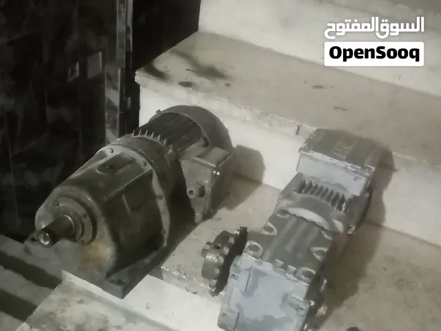 ماتور جير بكس عدد 2 فحص الماني اصلي ملف نحاس ختم الشركة للبيع في الزرقاء والسعر مناسب