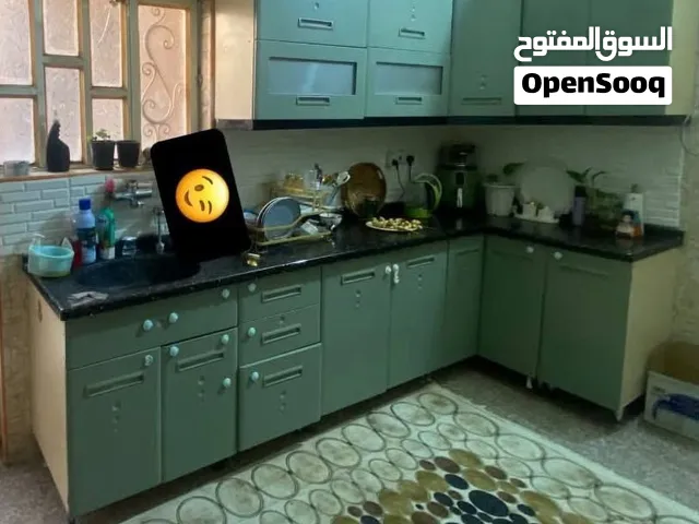 مليون وربع مع الاجهزه ماعدا الثلاجه  10 امتار    عنوان اربع شوارع قرب مدارس الادريسي