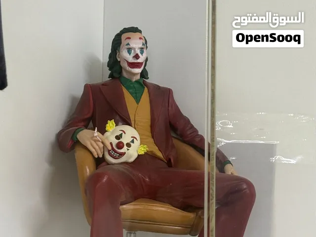 تمثال جوكر معا كل ملحقاته