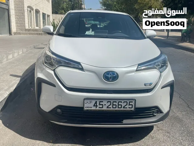 Toyota C-HR IZOA EV 2022