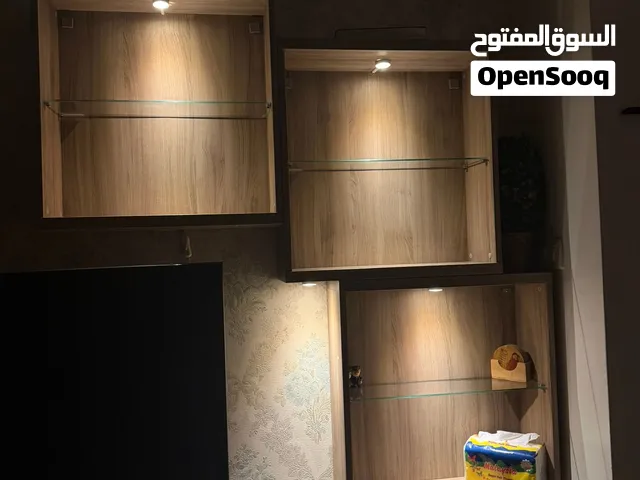 مكتبة تلفزيون من ايكيا بسعر مغري جدًا بحاله ممتازه