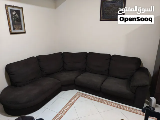 صوفا وسفرة وسرير سنجل للبيع بعجمان بسعر مميز