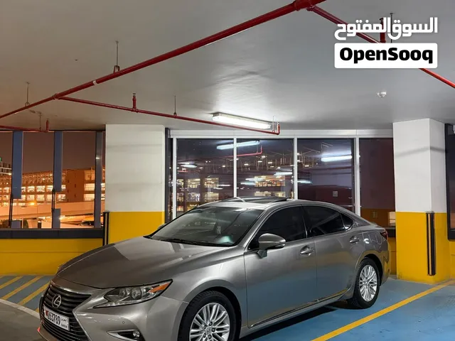 السيارة لكزس ES350