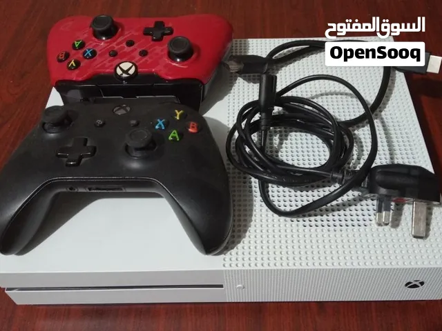 جهاز اكس بوكس وان اس شبه الجديد مساحه 1000GB
